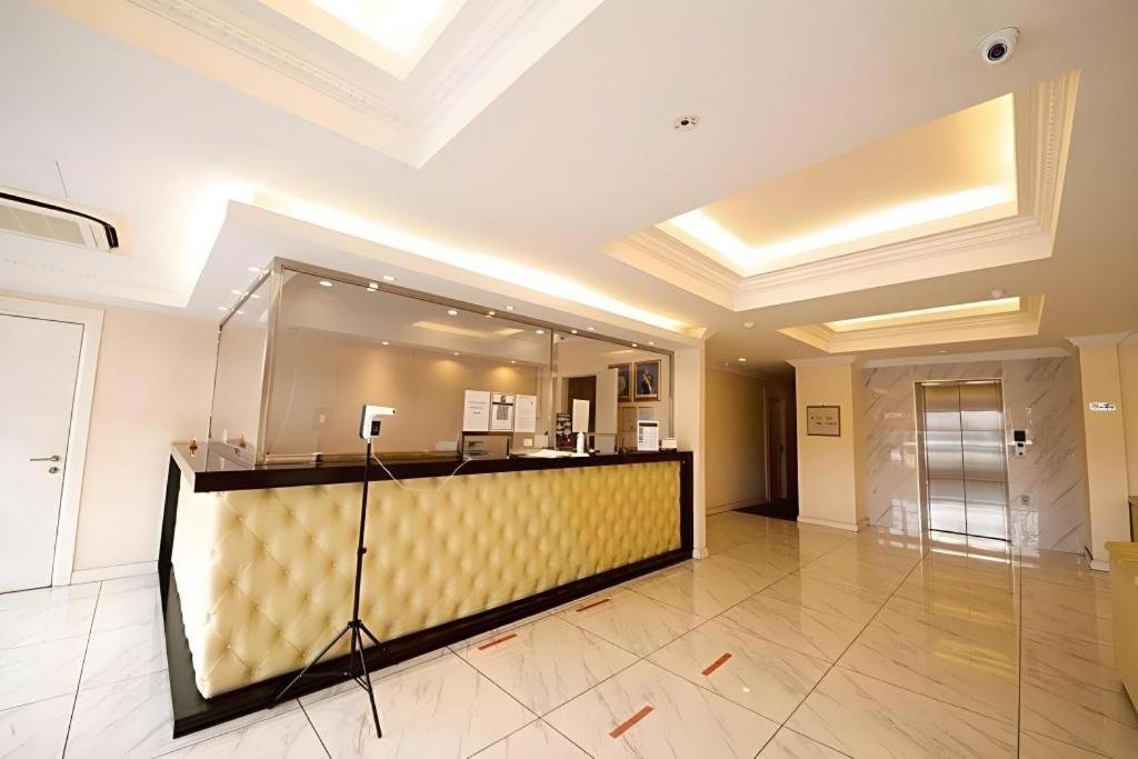 Ritzton Hotel Johor Bahru Exteriör bild