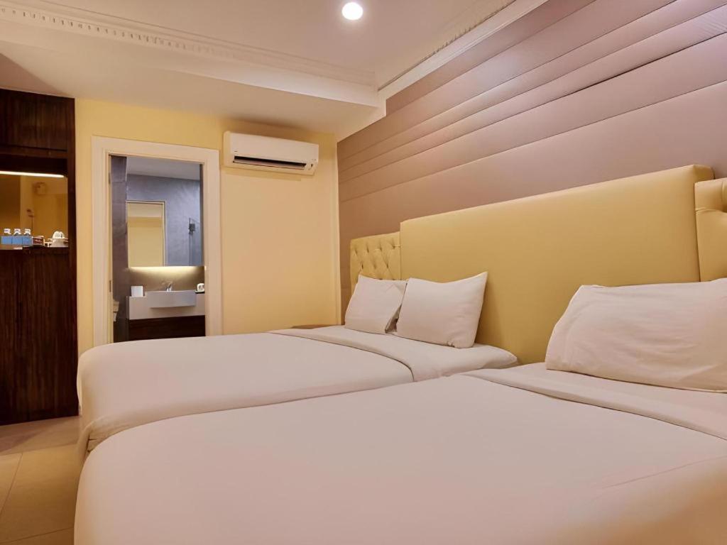 Ritzton Hotel Johor Bahru Exteriör bild
