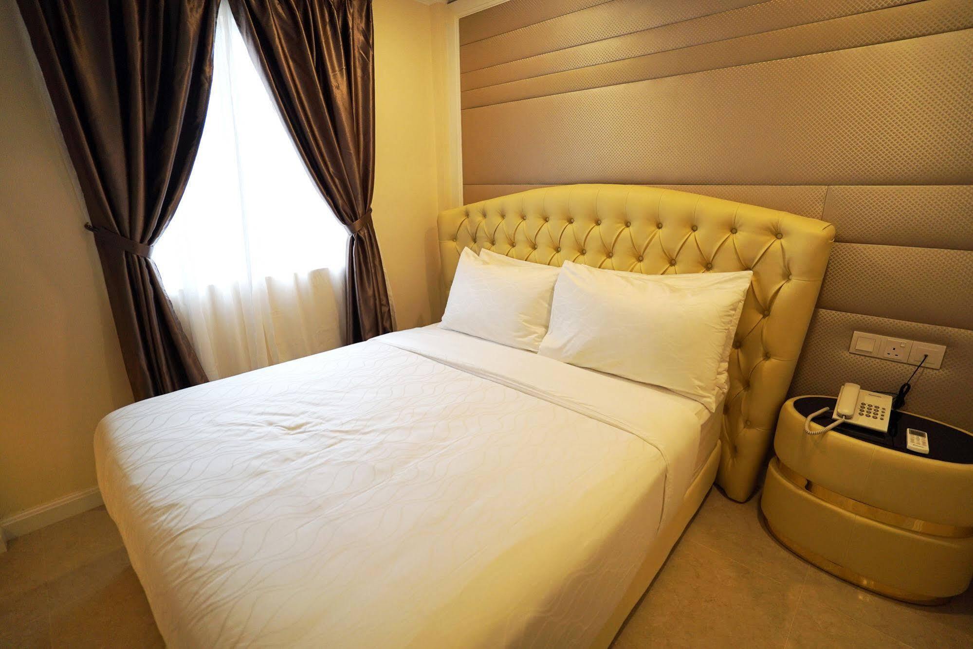 Ritzton Hotel Johor Bahru Exteriör bild